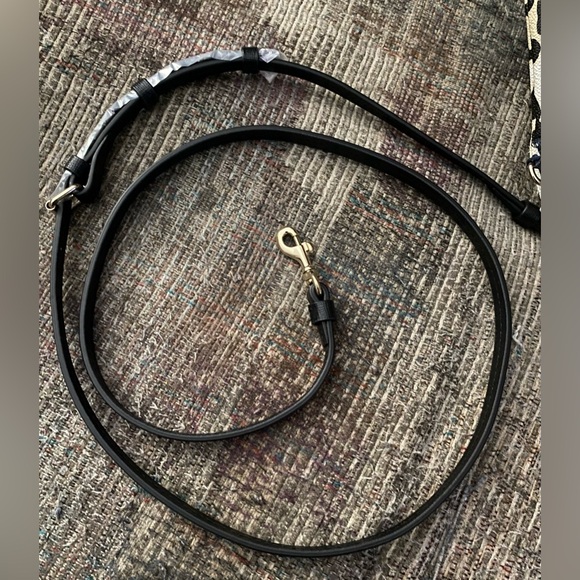 Dooney & Bourke Black/Leopard foldover zip crossbody. - Picture 2 of 15